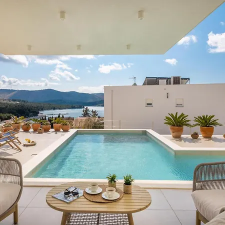 Luxurious In Šibenik