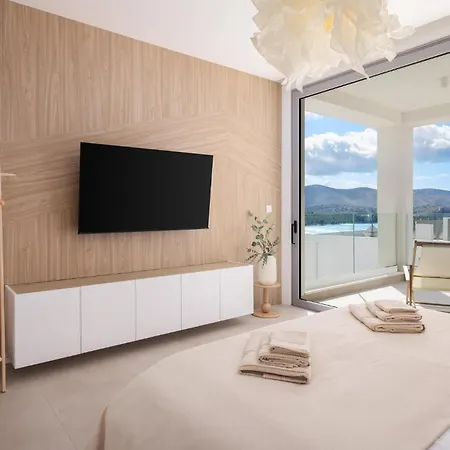 Luxurious In Šibenik